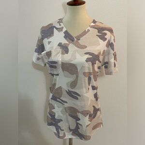 NEW WITH TAGS! Brown and White Camo Style Short Sleeve Tee Size Small
